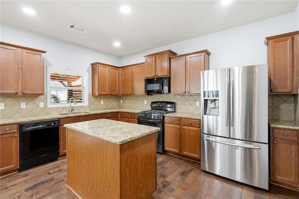 5 bedroom, 3 bathroom, 3,352 sq ft single family residence for sale at 810 Springs Crest Drive, Dallas, GA 30157 — photo 9