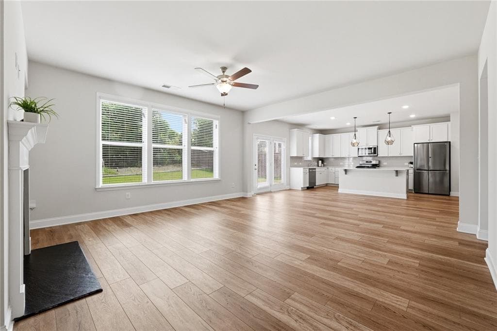 5 bedroom, 4 bathroom, 3,328 sq ft single family residence for sale at 3332 Grace Farm Lane, Buford, GA 30519 — photo 7