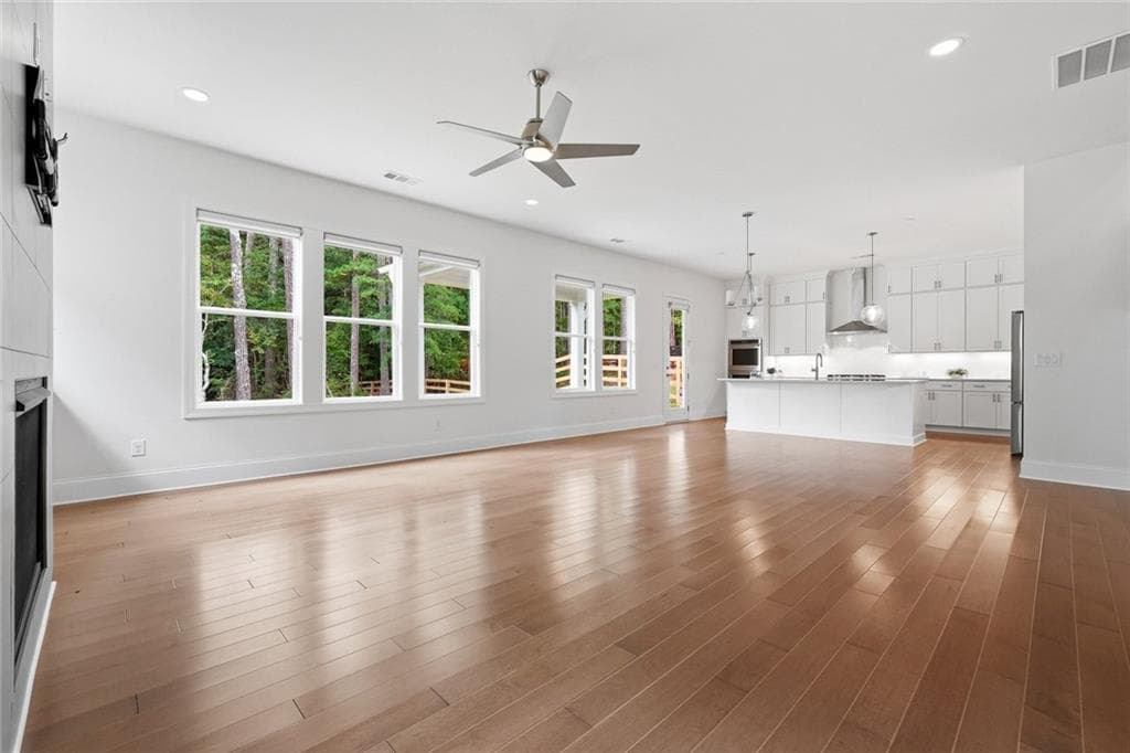 5 bedroom, 4 bathroom, 3,350 sq ft single family residence under contract at 779 Keystone Drive, Woodstock, GA 30188 — photo 6