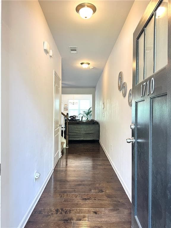 3 bedroom, 3 bathroom, 1,792 sq ft townhouse for sale at 1710 Paxton Drive, Lilburn, GA 30047 — photo 4