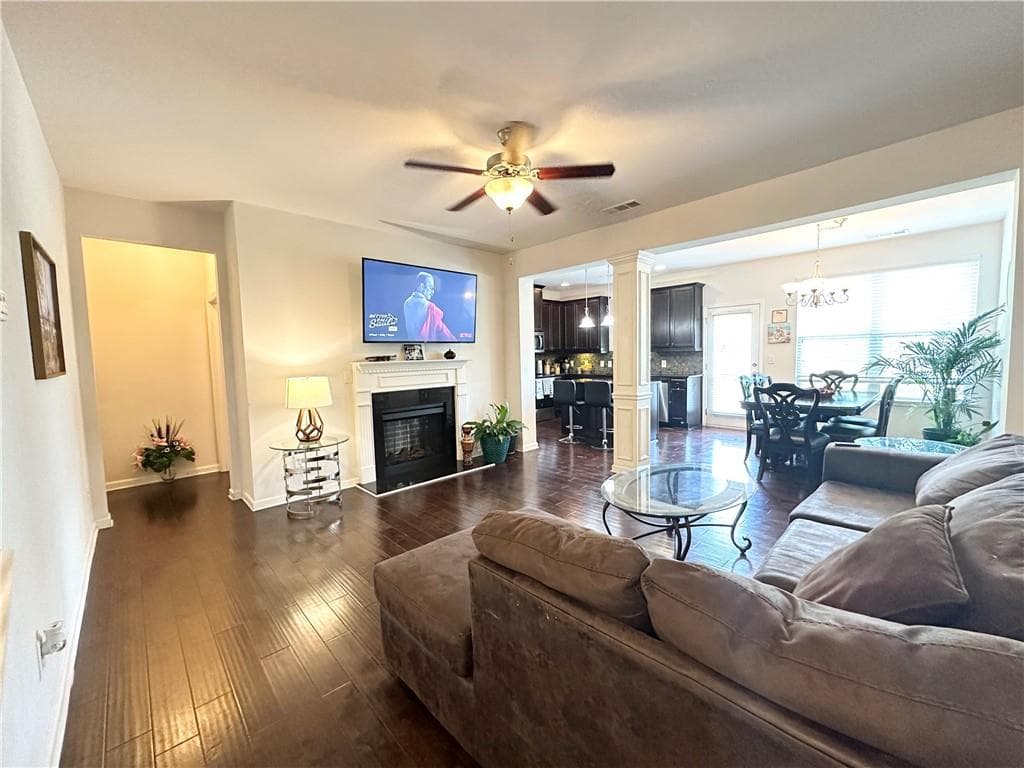 3 bedroom, 3 bathroom, 1,792 sq ft townhouse for sale at 1710 Paxton Drive, Lilburn, GA 30047 — photo 6