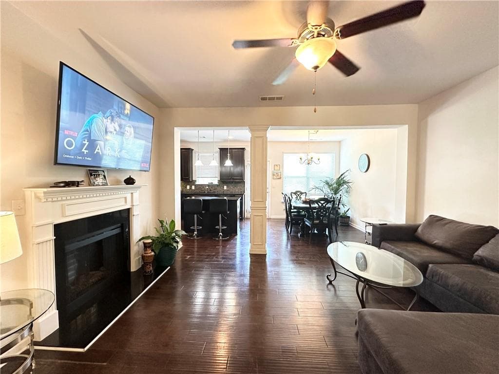 3 bedroom, 3 bathroom, 1,792 sq ft townhouse for sale at 1710 Paxton Drive, Lilburn, GA 30047 — photo 7