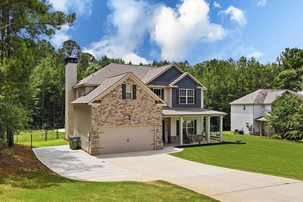 4 bedroom, 3 bathroom, 2,575 sq ft single family residence for sale at 129 Waterford Drive, Jackson, GA 30233 — photo 6