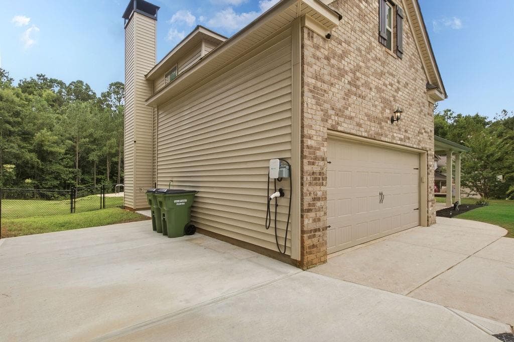 4 bedroom, 3 bathroom, 2,575 sq ft single family residence for sale at 129 Waterford Drive, Jackson, GA 30233 — photo 10