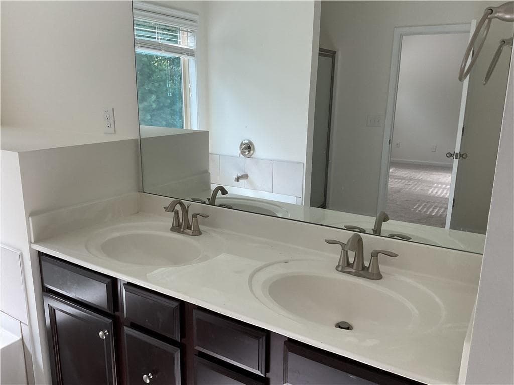 3 bedroom, 3 bathroom, 1,895 sq ft townhouse for rent at 7305 Heritage Oak Court, Cumming, GA 30040 for $2,500 a month — photo 9