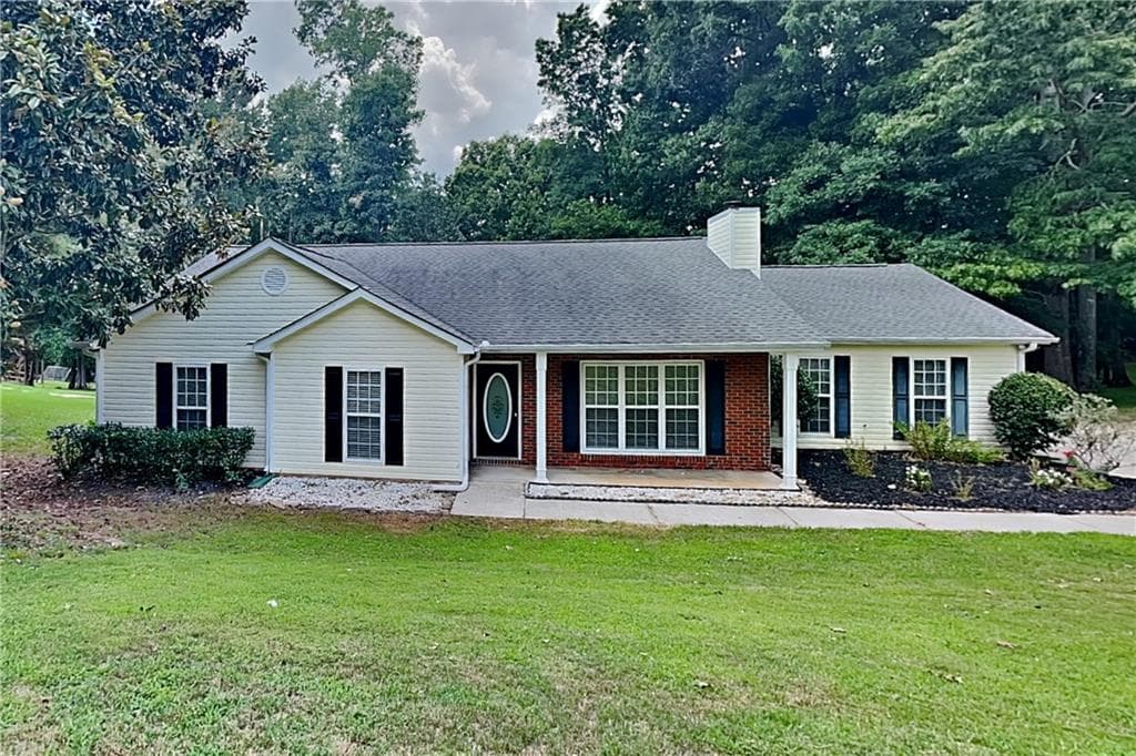 3 bedroom, 2 bathroom, 1,957 sq ft single family residence for rent at 399 Charesa Lane, Dacula, GA 30019 for $2,025 a month — photo 1 of 20