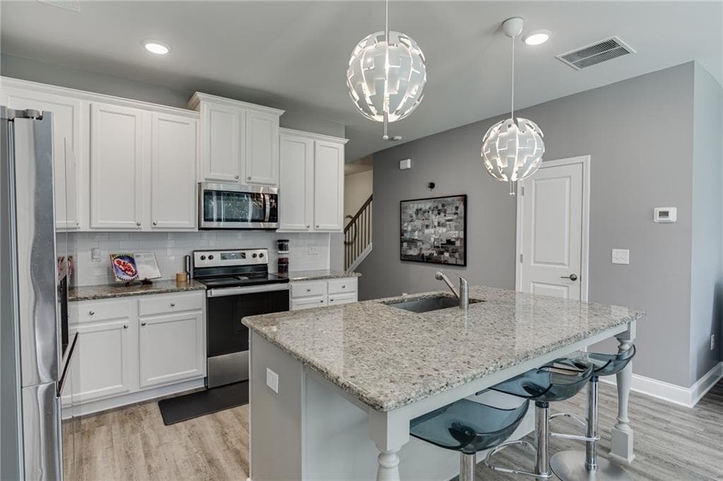 3 bedroom, 3 bathroom, 1,384 sq ft townhouse for sale at 124 Greenview Court, Homer, GA 30547 — photo 7