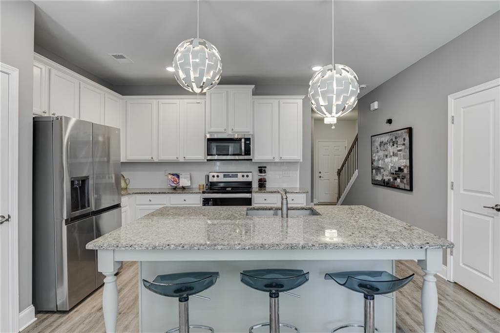 3 bedroom, 3 bathroom, 1,384 sq ft townhouse for sale at 124 Greenview Court, Homer, GA 30547 — photo 8
