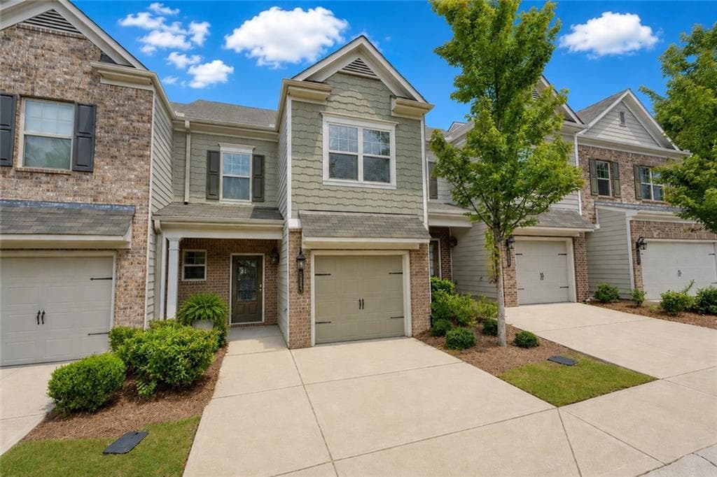 3 bedroom, 3 bathroom, 1,736 sq ft townhouse sold at 2593 Kenwood Glen Terrace, Atlanta, GA 30340