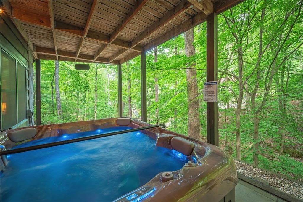 2 bedroom, 2 bathroom, 1,200 sq ft single family residence for sale at 341 Valley View Road, Ellijay, GA 30536 — photo 2
