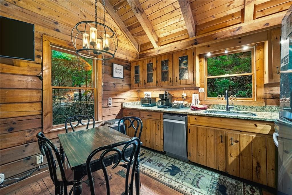 2 bedroom, 2 bathroom, 1,200 sq ft single family residence for sale at 341 Valley View Road, Ellijay, GA 30536 — photo 4