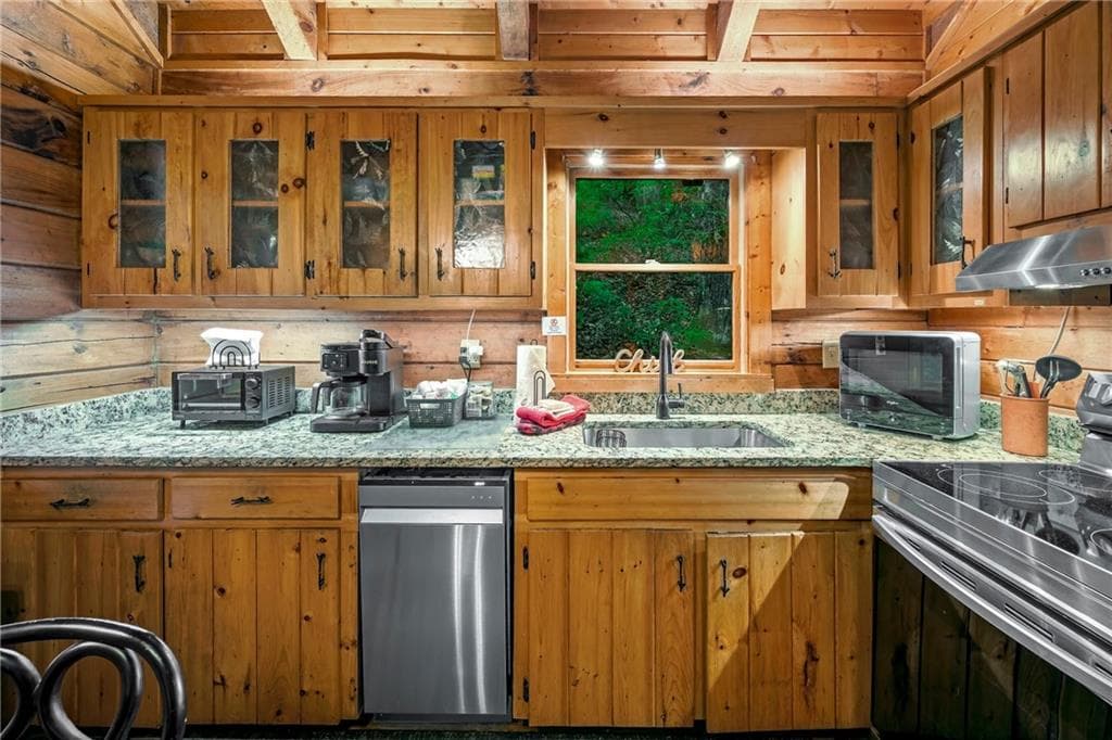 2 bedroom, 2 bathroom, 1,200 sq ft single family residence for sale at 341 Valley View Road, Ellijay, GA 30536 — photo 6