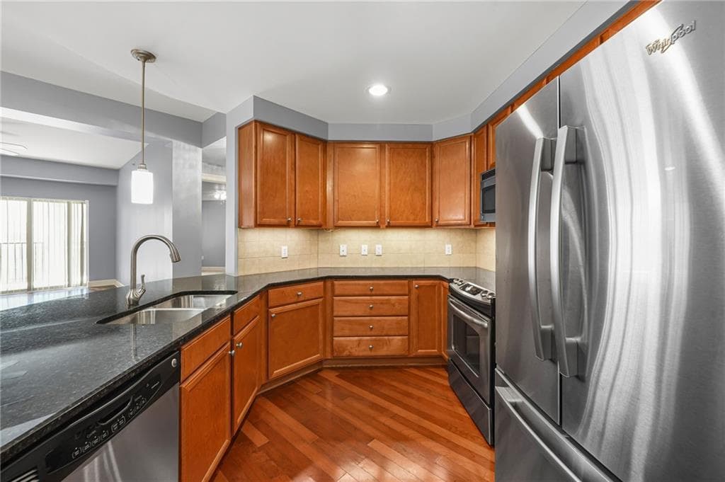 2 bedroom, 2 bathroom, 1,310 sq ft condominium for rent at 200 River Vista Drive 436, Atlanta, GA 30339 for $3,000 a month — photo 4