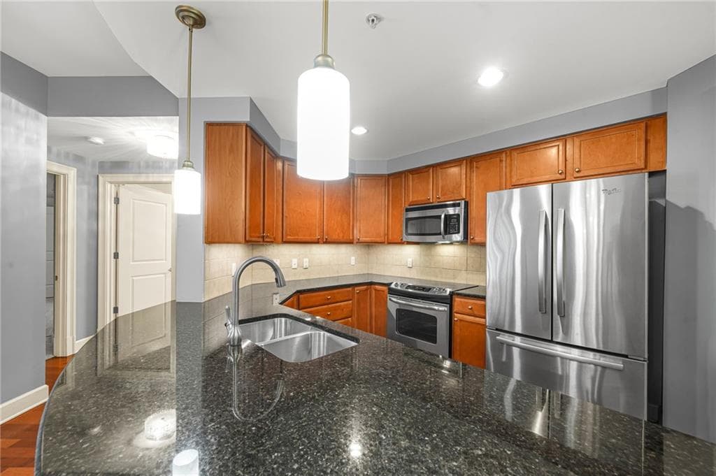 2 bedroom, 2 bathroom, 1,310 sq ft condominium for rent at 200 River Vista Drive 436, Atlanta, GA 30339 for $3,000 a month — photo 5