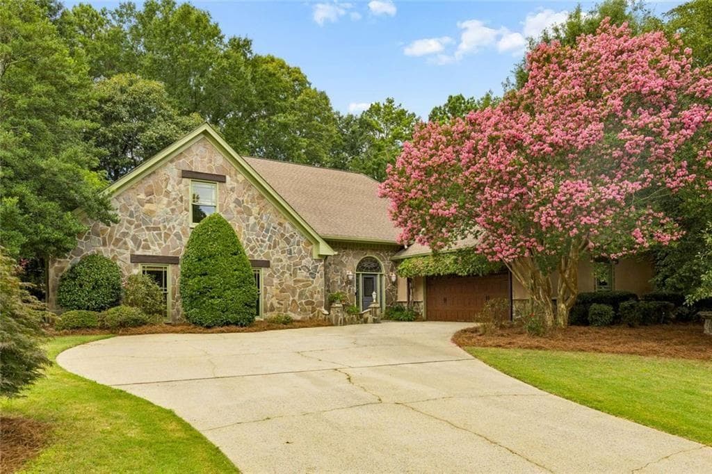 4 bedroom, 4 bathroom, 3,913 sq ft single family residence sold at 3485 Sheridan Chase, Marietta, GA 30067