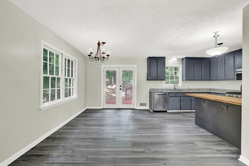 4 bedroom, 2 bathroom, 1,850 sq ft single family residence for sale at 131 Little Brook Drive, Woodstock, GA 30188 — photo 7