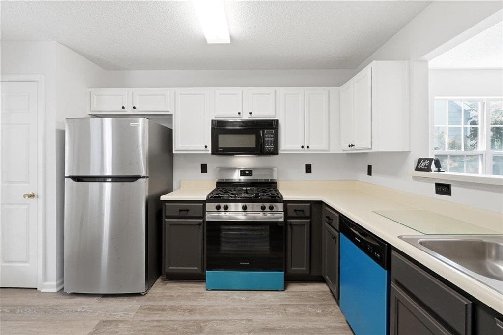 3 bedroom, 2 bathroom, 1,443 sq ft single family residence for sale at 4582 Grove Park Way, Acworth, GA 30101 — photo 9