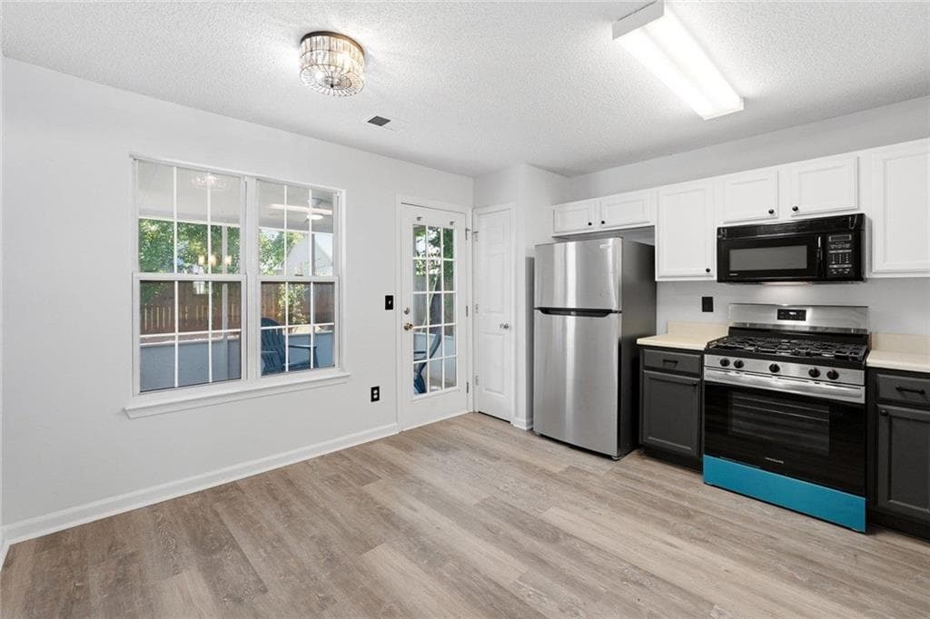 3 bedroom, 2 bathroom, 1,443 sq ft single family residence for sale at 4582 Grove Park Way, Acworth, GA 30101 — photo 10