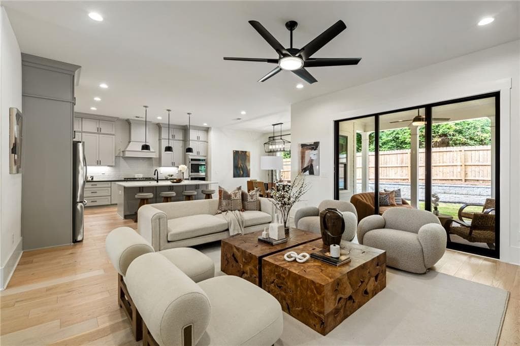 7 bedroom, 6 bathroom, 5,556 sq ft single family residence for sale at 3896 Town Farms Drive, Atlanta, GA 30360 — photo 4