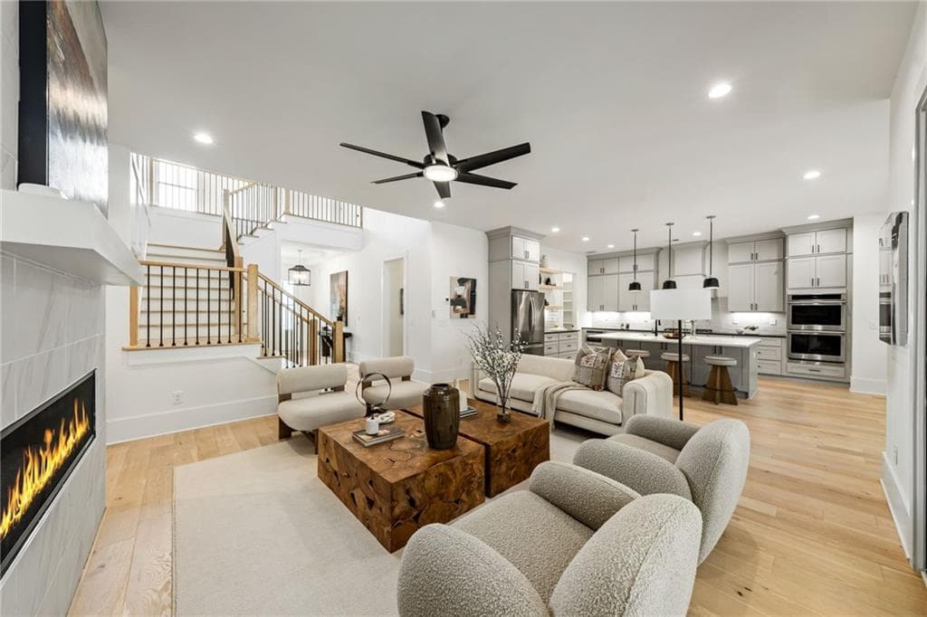 7 bedroom, 6 bathroom, 5,556 sq ft single family residence for sale at 3896 Town Farms Drive, Atlanta, GA 30360 — photo 5
