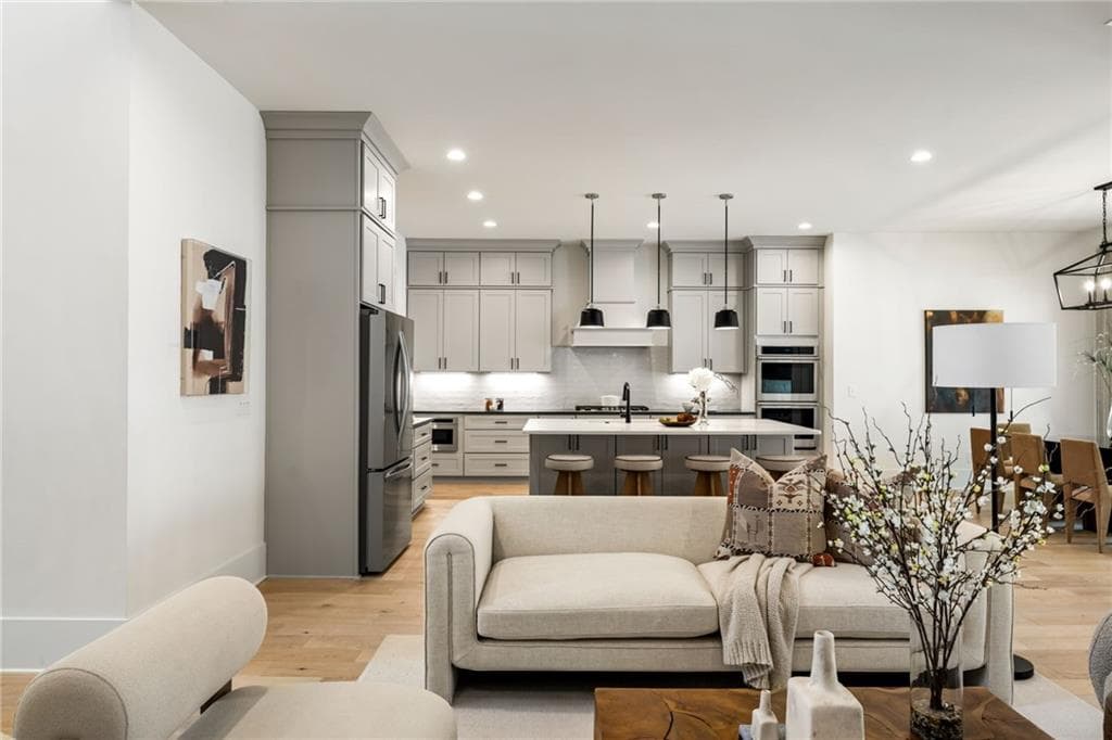 7 bedroom, 6 bathroom, 5,556 sq ft single family residence for sale at 3896 Town Farms Drive, Atlanta, GA 30360 — photo 7