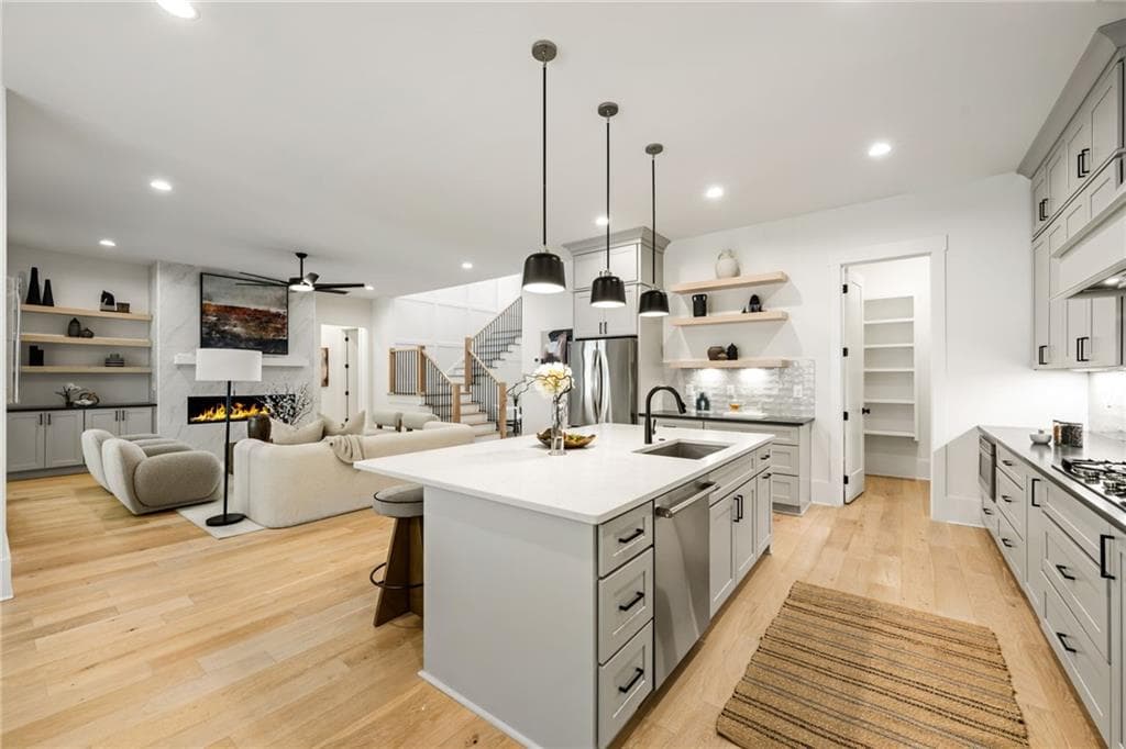 7 bedroom, 6 bathroom, 5,556 sq ft single family residence for sale at 3896 Town Farms Drive, Atlanta, GA 30360 — photo 9