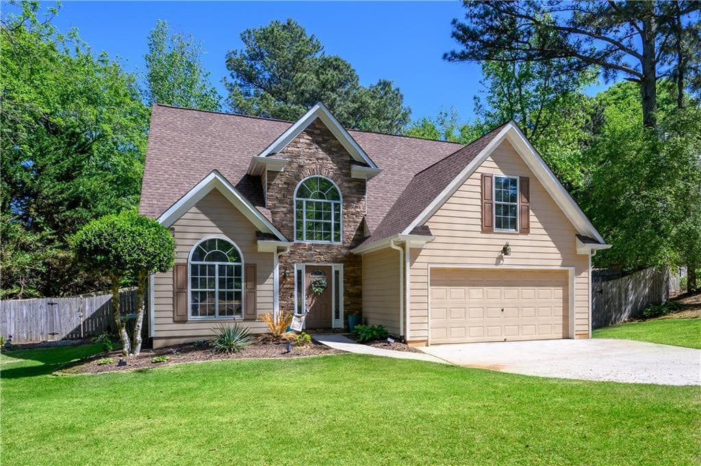 4 bedroom, 3 bathroom, 2,364 sq ft single family residence for sale at 9530 Bonsall Circle, Gainesville, GA 30506 — photo 2