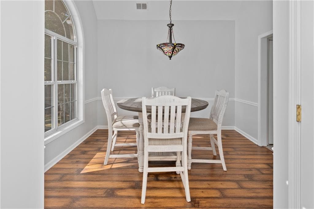 4 bedroom, 3 bathroom, 2,364 sq ft single family residence for sale at 9530 Bonsall Circle, Gainesville, GA 30506 — photo 7