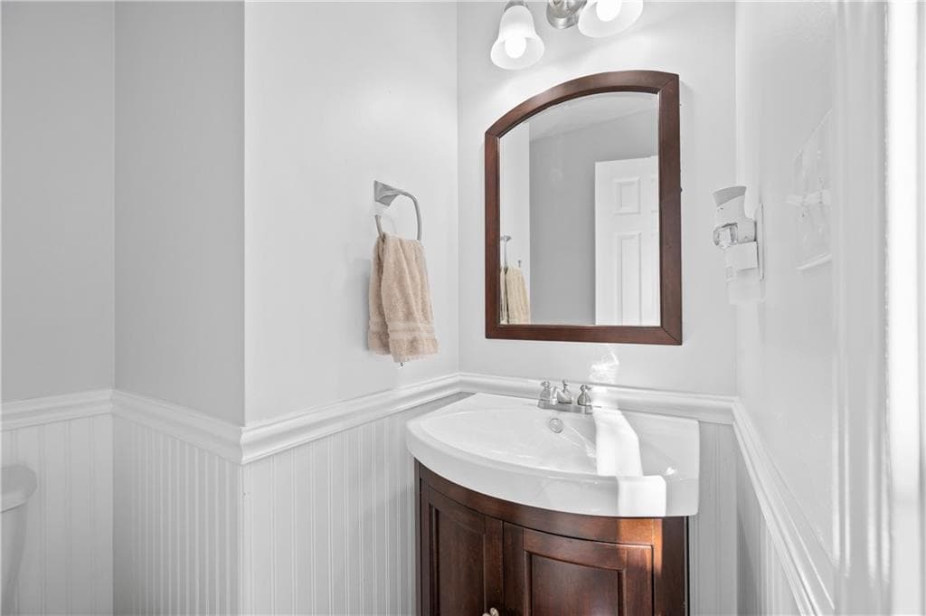 4 bedroom, 3 bathroom, 2,364 sq ft single family residence for sale at 9530 Bonsall Circle, Gainesville, GA 30506 — photo 9