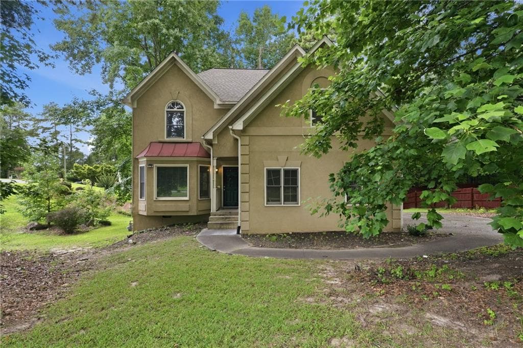 3 bedroom, 3 bathroom, 2,052 sq ft single family residence under contract at 6426 Ivey Chase, Mableton, GA 30126
