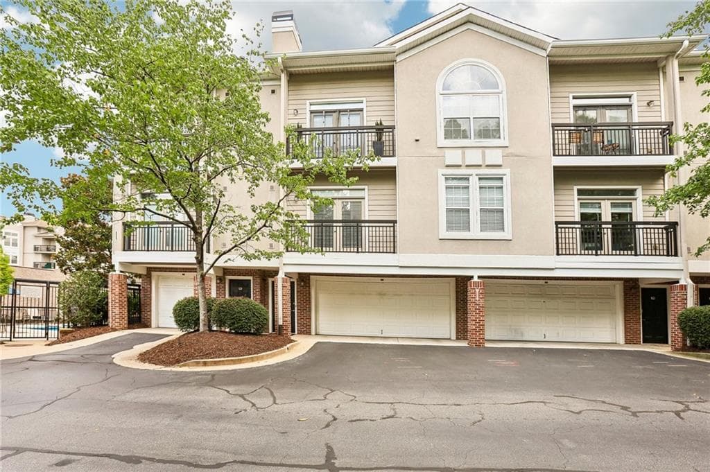 2 bedroom, 2 bathroom, 1,306 sq ft condominium sold at 4246 River Green Drive 210, Atlanta, GA 30327