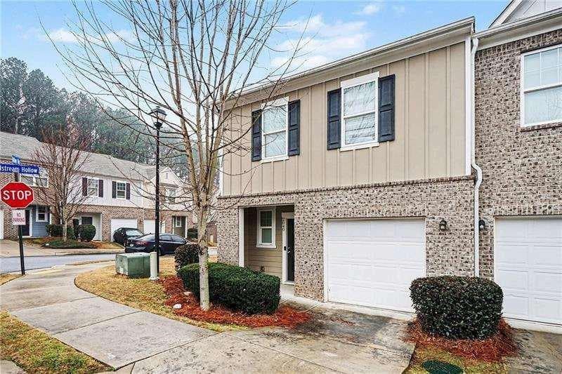 3 bedroom, 3 bathroom, 1,589 sq ft townhouse for sale at 2040 Wildflower Way, Conyers, GA 30012 — photo 2