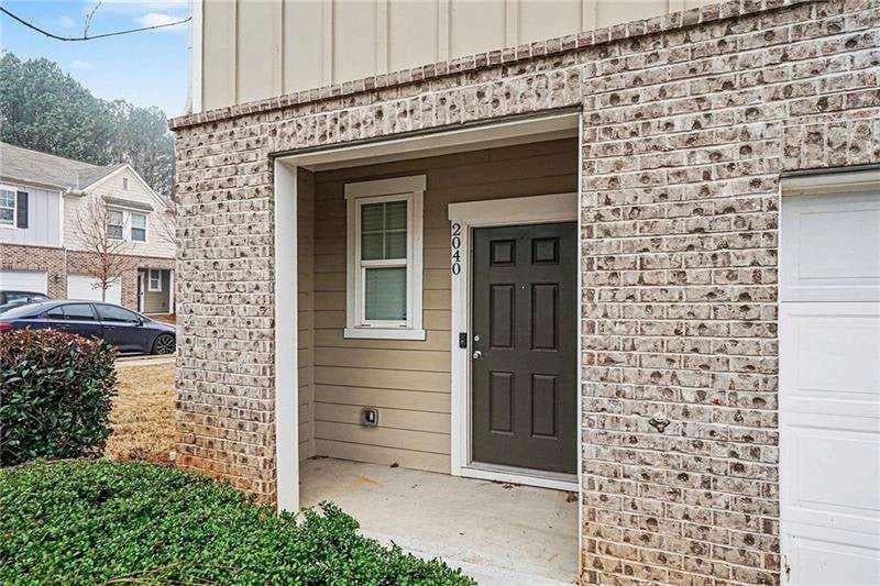 3 bedroom, 3 bathroom, 1,589 sq ft townhouse for sale at 2040 Wildflower Way, Conyers, GA 30012 — photo 3