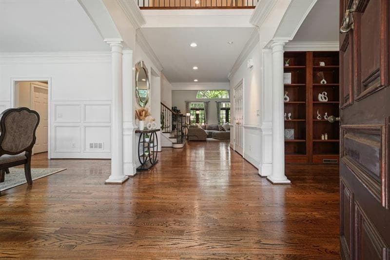 4 bedroom, 5 bathroom, 6,407 sq ft single family residence for sale at 10470 Stanyan Street, Alpharetta, GA 30022 — photo 3