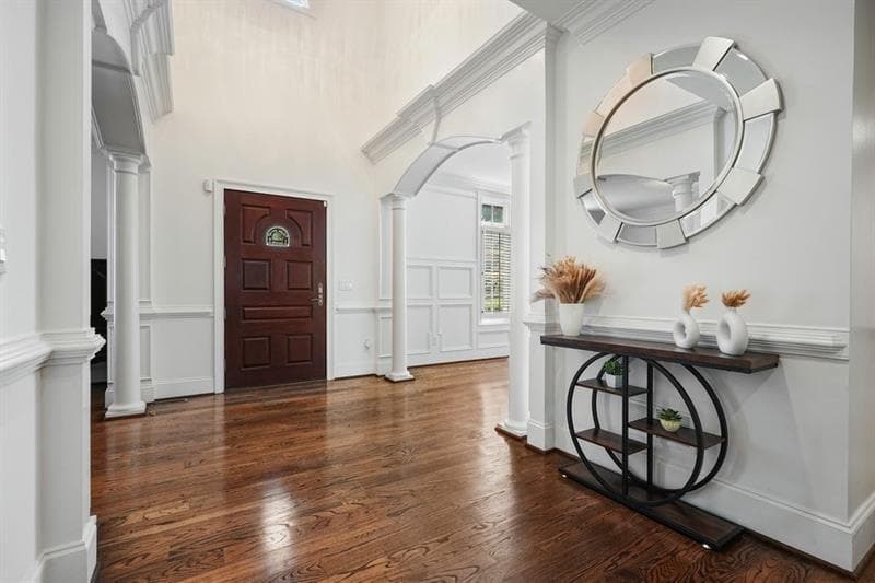 4 bedroom, 5 bathroom, 6,407 sq ft single family residence for sale at 10470 Stanyan Street, Alpharetta, GA 30022 — photo 4
