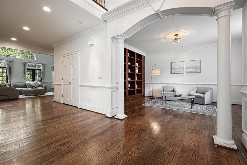 4 bedroom, 5 bathroom, 6,407 sq ft single family residence for sale at 10470 Stanyan Street, Alpharetta, GA 30022 — photo 7