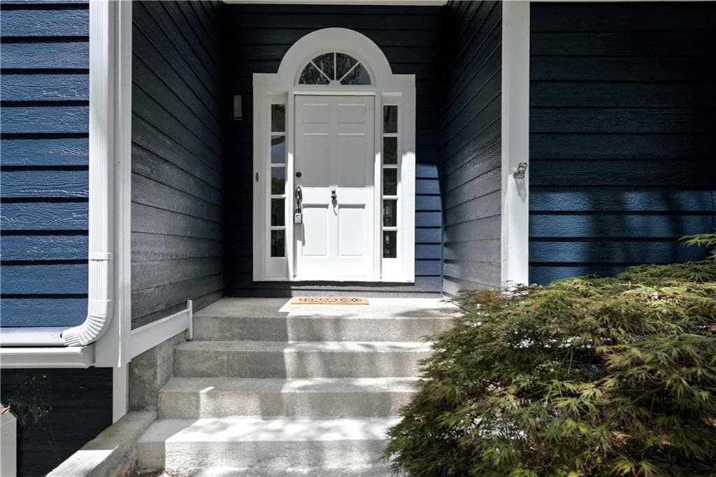 4 bedroom, 2 bathroom, 2,506 sq ft single family residence for sale at 2526 Shiloh Court West, Kennesaw, GA 30152 — photo 2