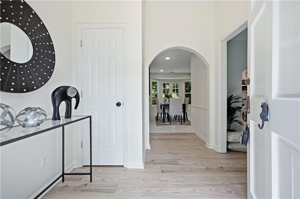 4 bedroom, 2 bathroom, 2,506 sq ft single family residence for sale at 2526 Shiloh Court West, Kennesaw, GA 30152 — photo 3