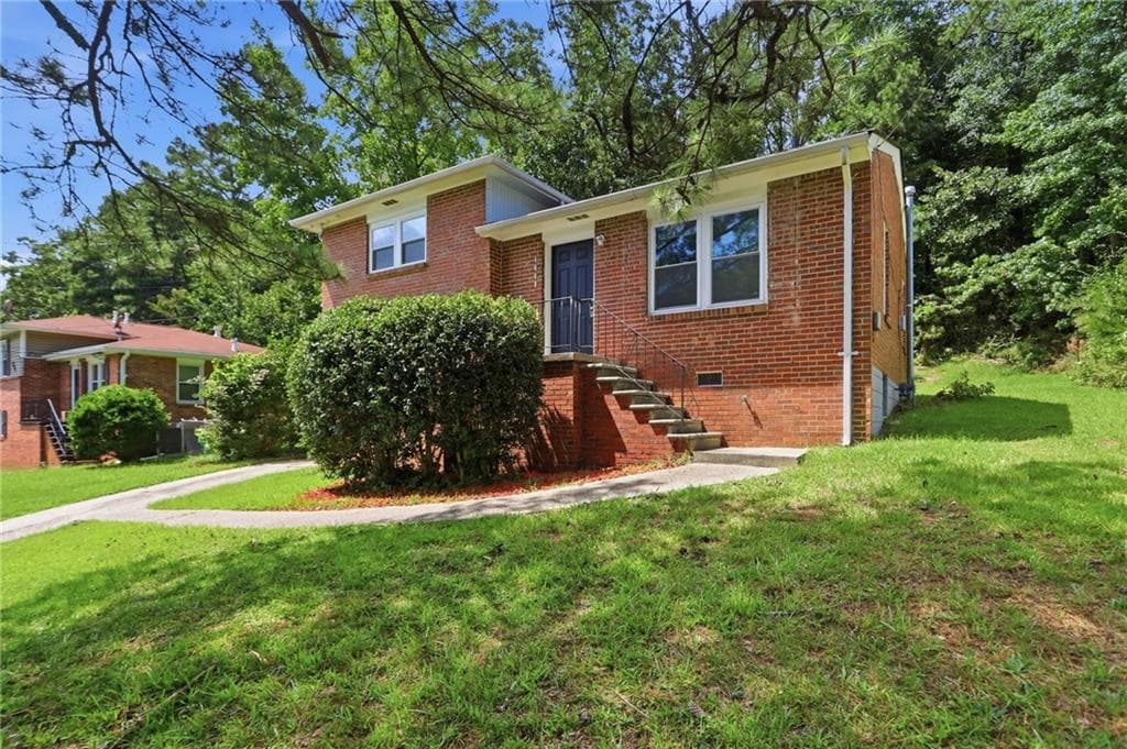 3 bedroom, 2 bathroom, 928 sq ft single family residence for sale at 1000 Hutchens Road, Atlanta, GA 30354 — photo 3