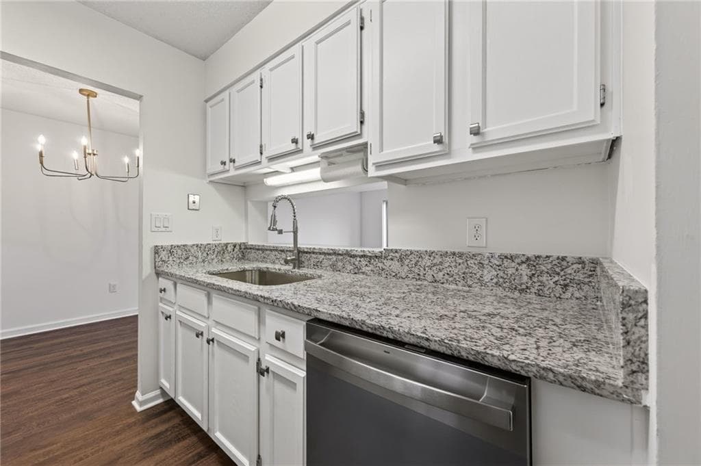 1 bedroom, 1 bathroom, 760 sq ft condominium for sale at 300 Johnson Ferry Road B604, Sandy Springs, GA 30328 — photo 7