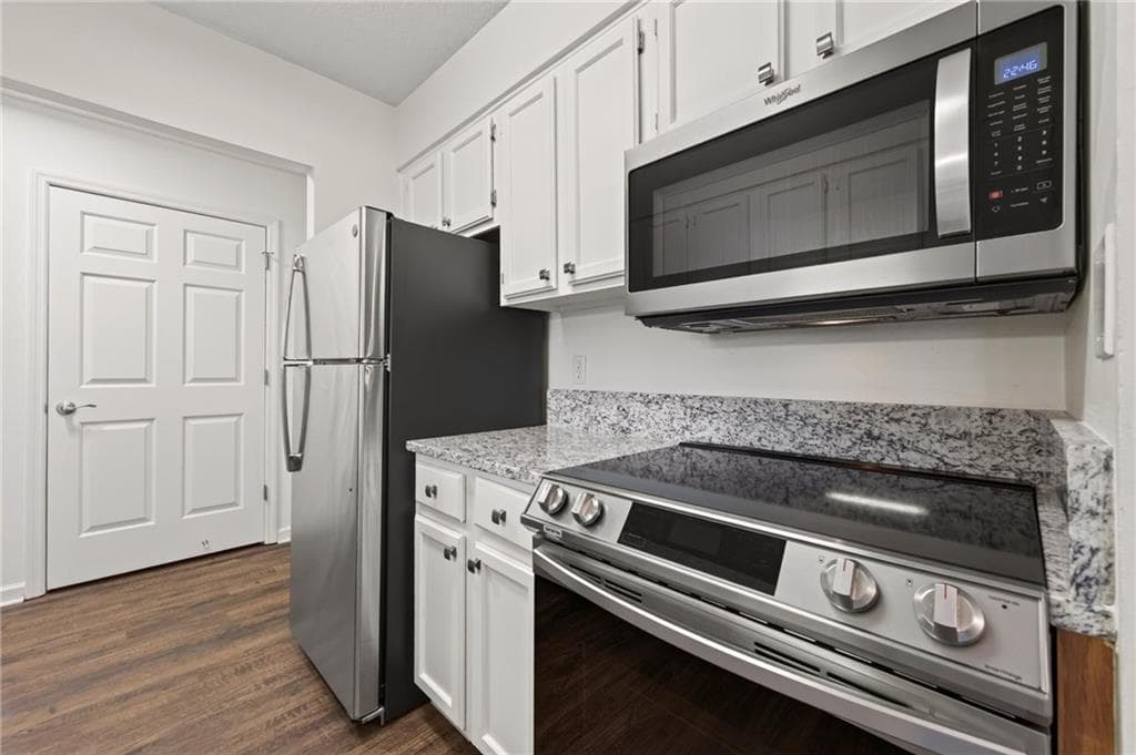 1 bedroom, 1 bathroom, 760 sq ft condominium for sale at 300 Johnson Ferry Road B604, Sandy Springs, GA 30328 — photo 8