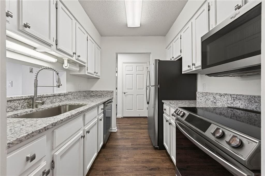 1 bedroom, 1 bathroom, 760 sq ft condominium for sale at 300 Johnson Ferry Road B604, Sandy Springs, GA 30328 — photo 9