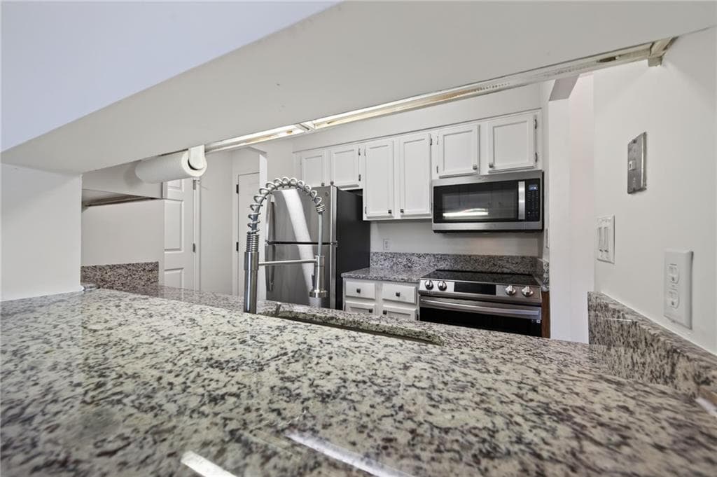1 bedroom, 1 bathroom, 760 sq ft condominium for sale at 300 Johnson Ferry Road B604, Sandy Springs, GA 30328 — photo 10