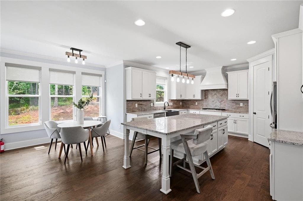 5 bedroom, 4 bathroom, 3,368 sq ft single family residence for sale at 115 Lapis Lake Point, Fayetteville, GA 30215 — photo 6