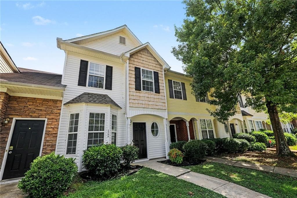 3 bedroom, 3 bathroom, 1,190 sq ft townhouse under contract at 1795 Fielding Way, Hampton, GA 30228 — photo 5