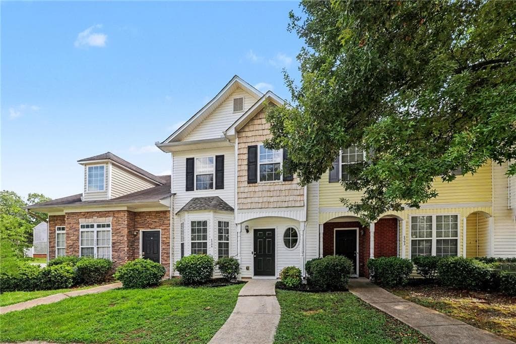 3 bedroom, 3 bathroom, 1,190 sq ft townhouse under contract at 1795 Fielding Way, Hampton, GA 30228 — photo 6