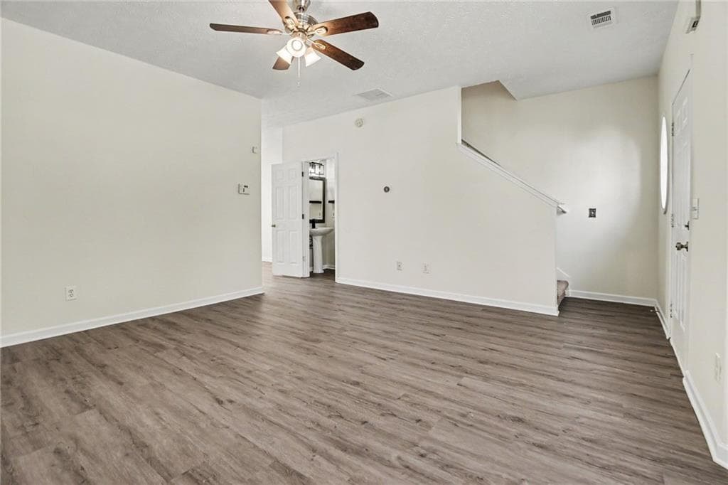 3 bedroom, 3 bathroom, 1,190 sq ft townhouse under contract at 1795 Fielding Way, Hampton, GA 30228 — photo 8