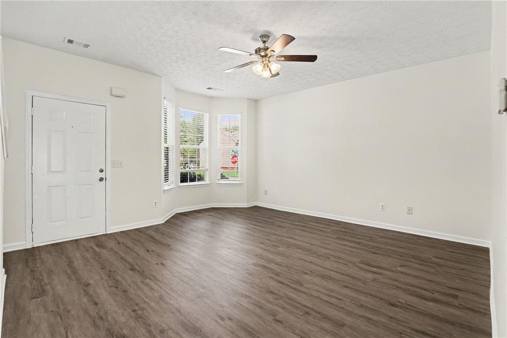 3 bedroom, 3 bathroom, 1,190 sq ft townhouse under contract at 1795 Fielding Way, Hampton, GA 30228 — photo 9