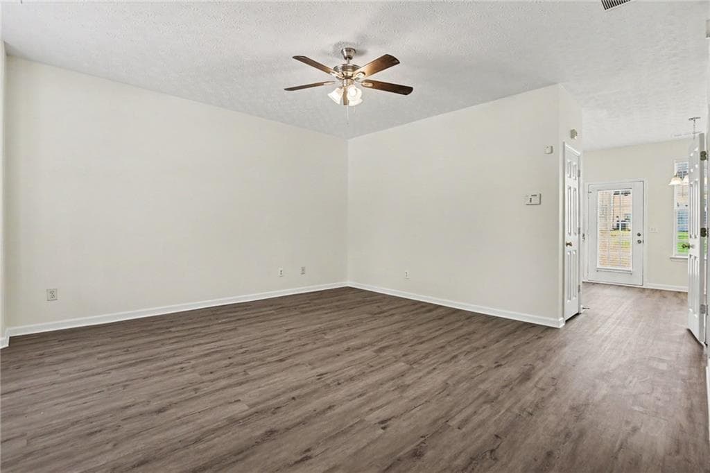 3 bedroom, 3 bathroom, 1,190 sq ft townhouse under contract at 1795 Fielding Way, Hampton, GA 30228 — photo 10