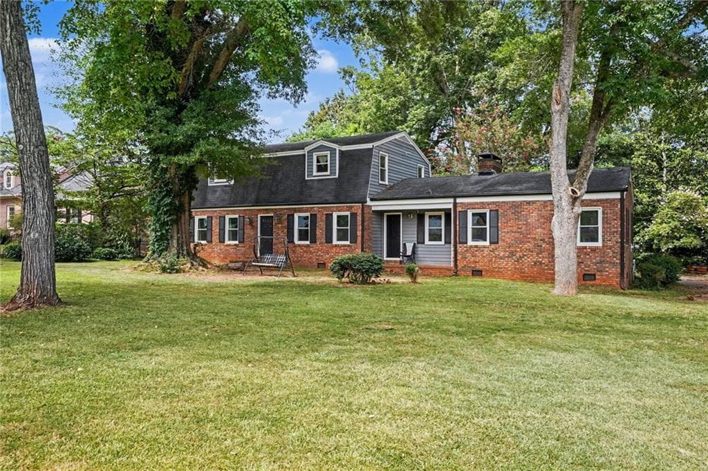 4 bedroom, 4 bathroom, 2,780 sq ft single family residence for sale at 1019 E College Street, Griffin, GA 30224 — photo 2